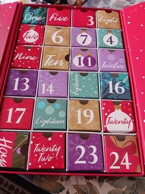 Advent Calendar Countdown Box - No Chocolates Can Be Filled With Little Trinkets